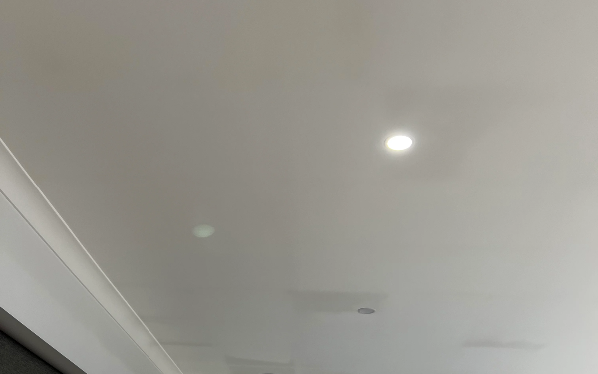 Ghosts on my ceiling! How to deal with 'thermal ghosting'